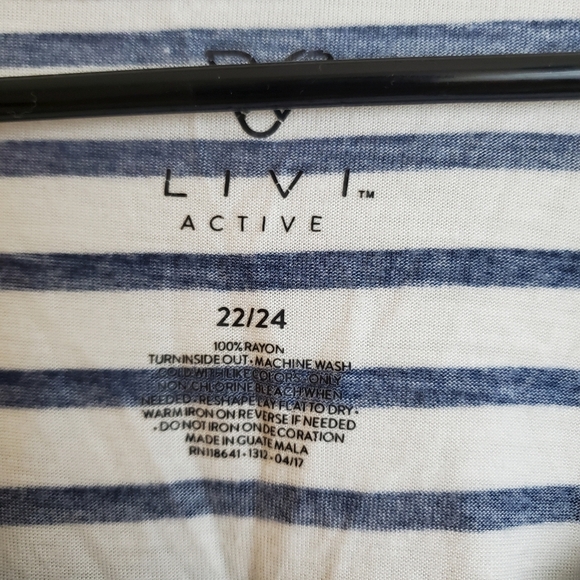 LIVI Active Sleeveless Workout Striped Tank Top - Picture 2 of 4